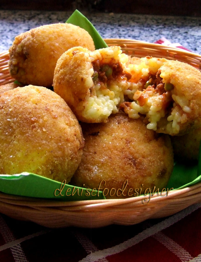 ARANCINI WITH MEAT SAUCE FILLING