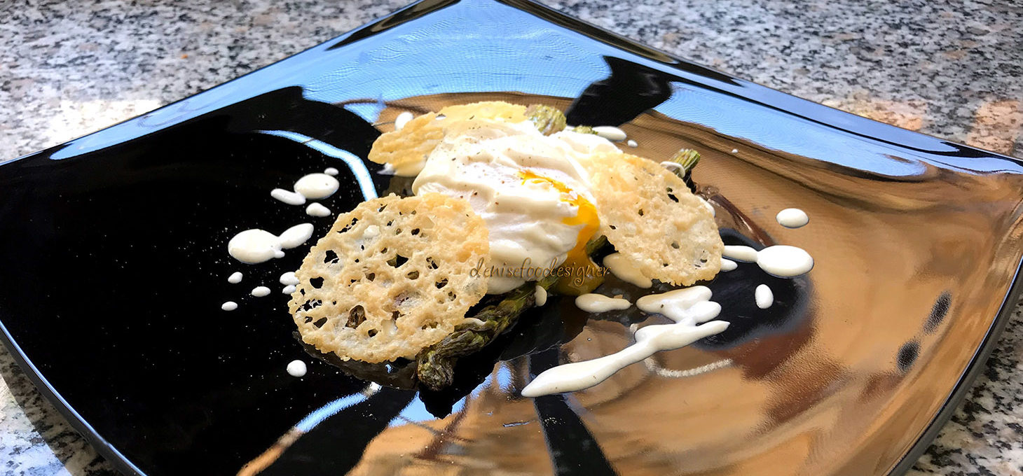 POACHED EGG, ROASTED ASPARAGUS AND PARMESAN CREAM