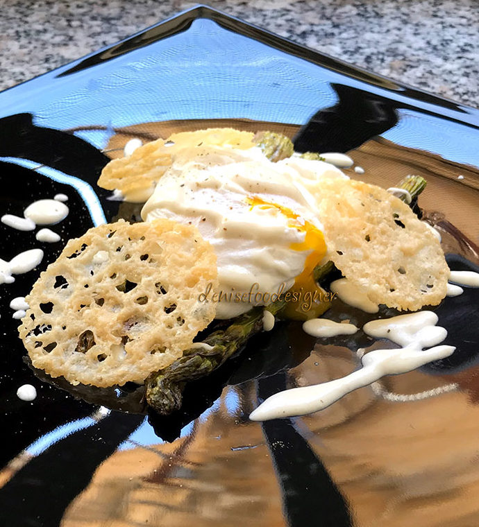 POACHED EGG, ROASTED ASPARAGUS AND PARMESAN CREAM